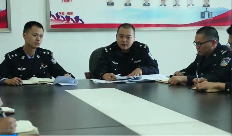 社会热点深度剖析，最新抢劫案揭秘与反思