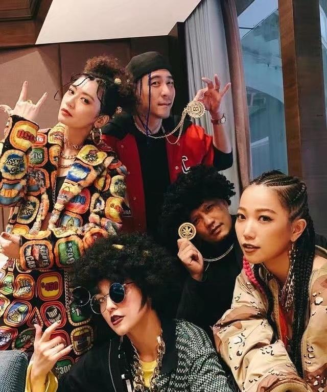 贾静雯最新发型秀，引领时尚潮流的新标杆